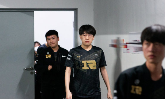 事中闯入4 事中闯入4