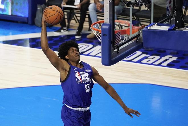 会在更衣室 会在更衣室